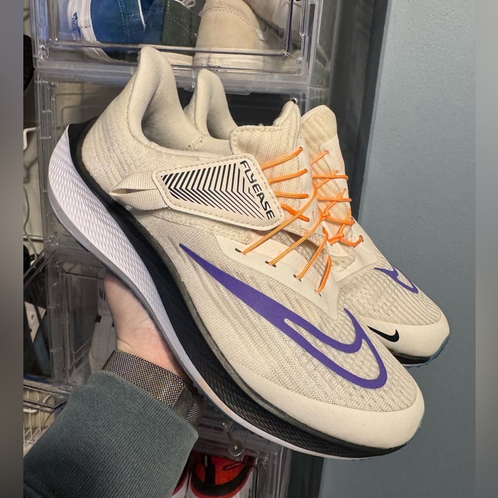 Nike Pegasus Flyease only worn twice size 7.5 and box kept